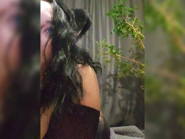 Kira199777 live cam on BongaCams