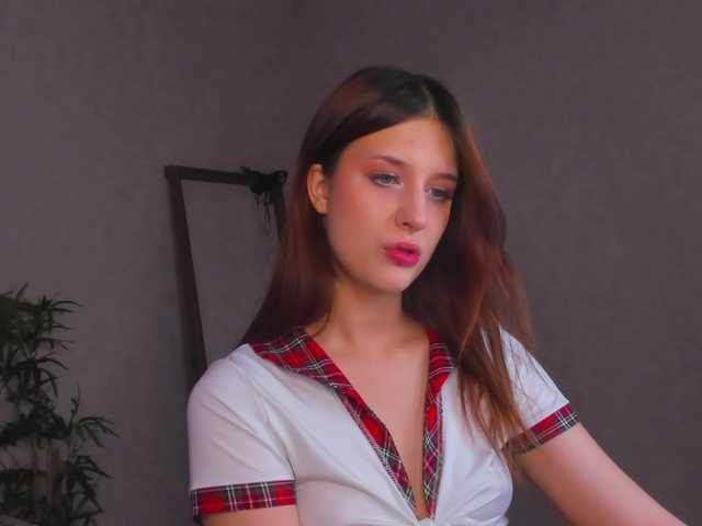 Lisa-Allison live cam on BongaCams