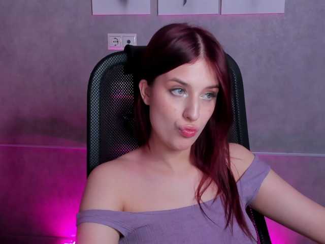 Lisa-Allison live cam on BongaCams