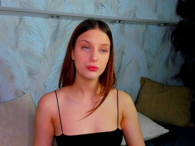 Lisa-Allison live cam on BongaCams
