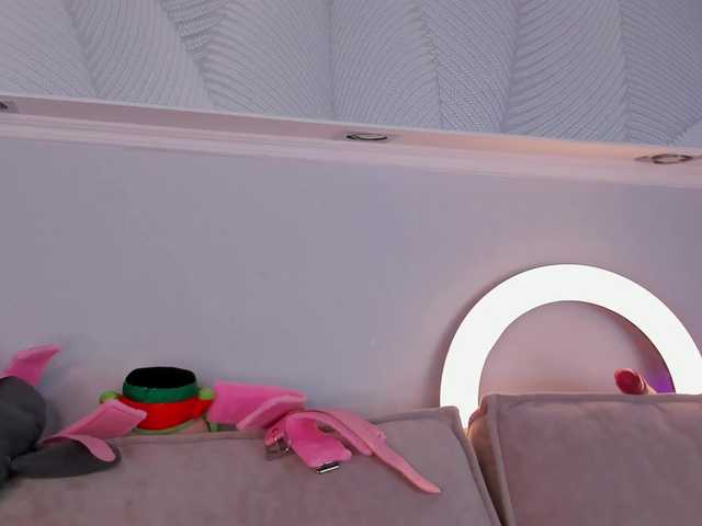 Lisa-Allison live cam on BongaCams