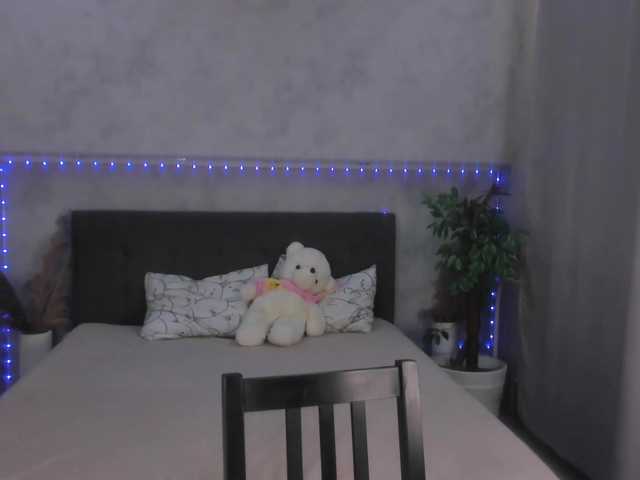 Lisa-Allison live cam on BongaCams