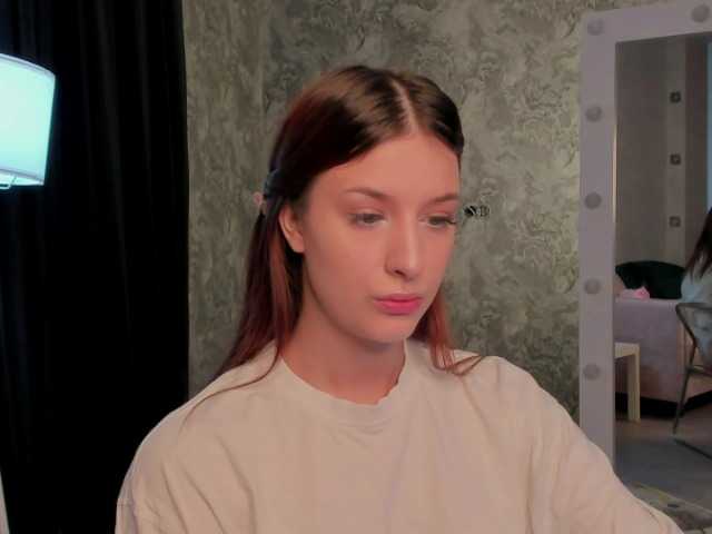 Lisa-Allison live cam on BongaCams