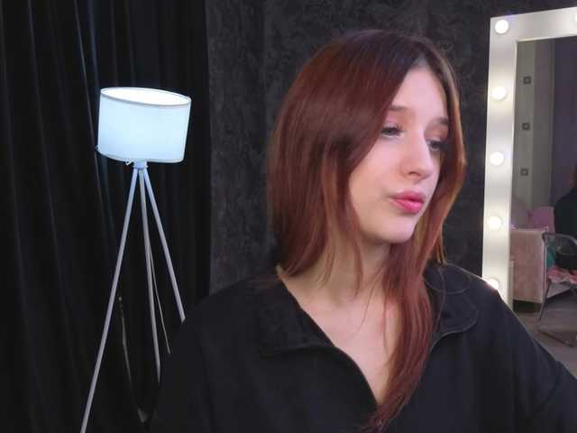 Lisa-Allison live cam on BongaCams