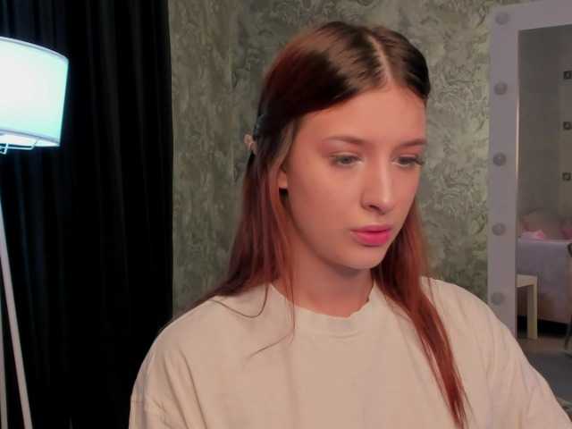 Lisa-Allison live cam on BongaCams