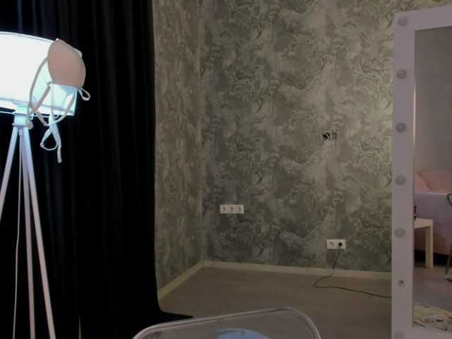 Lisa-Allison live cam on BongaCams
