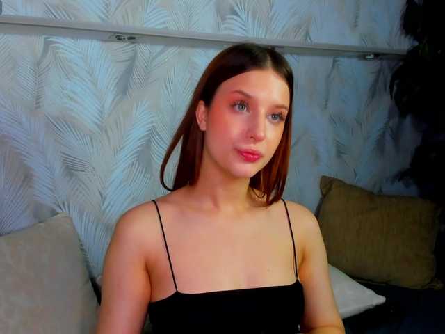Lisa-Allison live cam on BongaCams