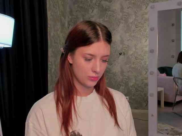 Lisa-Allison webcam