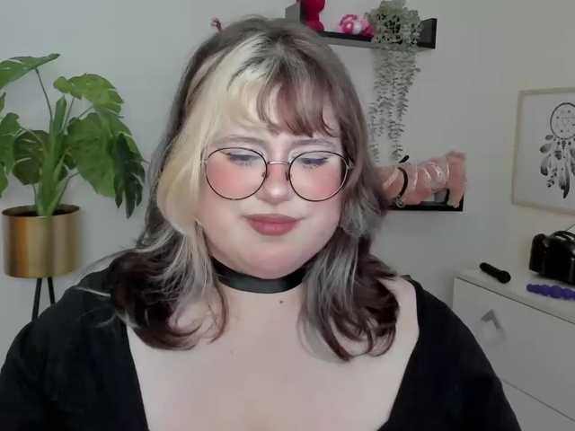 OpheliaLush live cam on BongaCams
