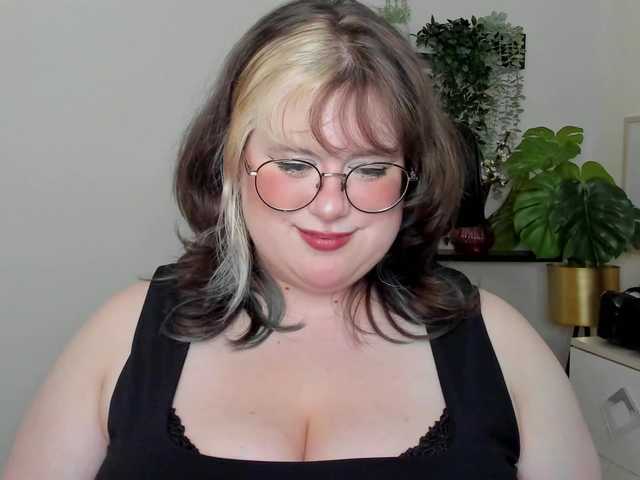 OpheliaLush live cam on BongaCams
