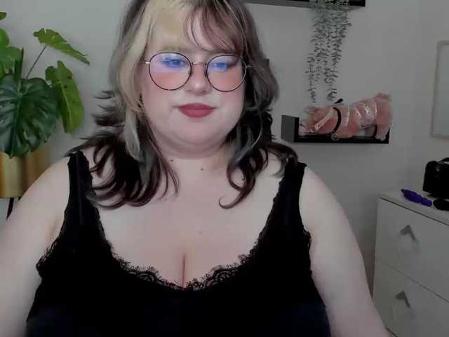 OpheliaLush live cam preview