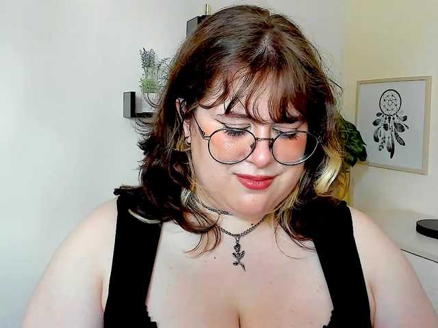 OpheliaLush live cam on BongaCams