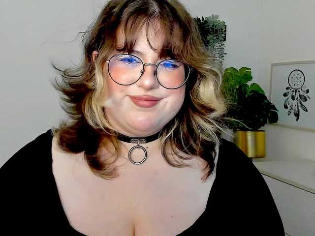 OpheliaLush live cam on BongaCams