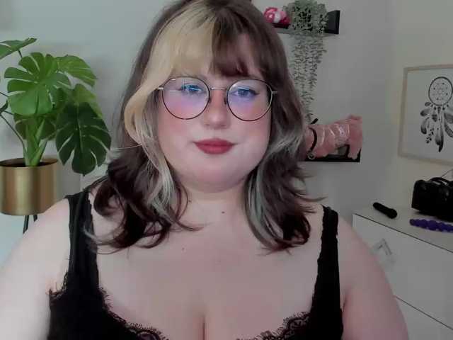 OpheliaLush live cam on BongaCams