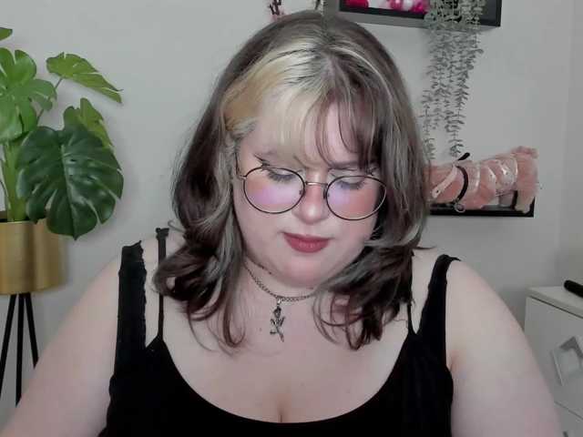 OpheliaLush live cam on BongaCams