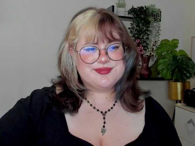 OpheliaLush live cam preview