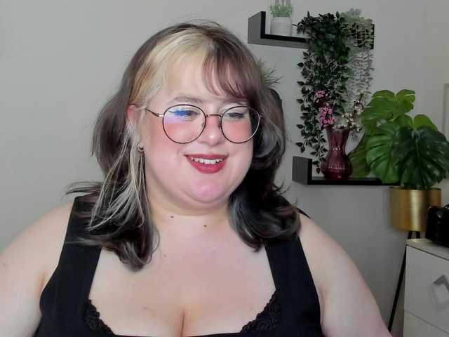 OpheliaLush live cam preview