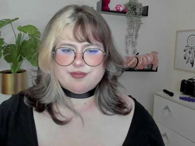 OpheliaLush live cam preview