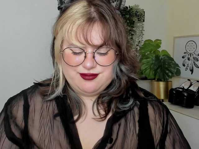 OpheliaLush live cam on BongaCams