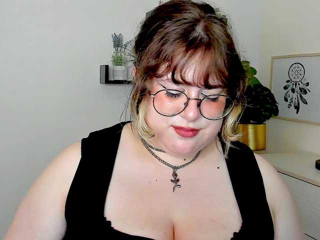 OpheliaLush live cam on BongaCams