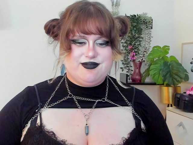 OpheliaLush live cam on BongaCams