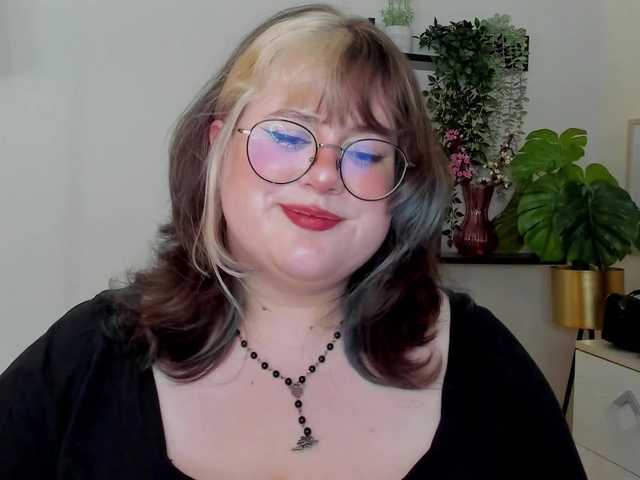 OpheliaLush live cam on BongaCams