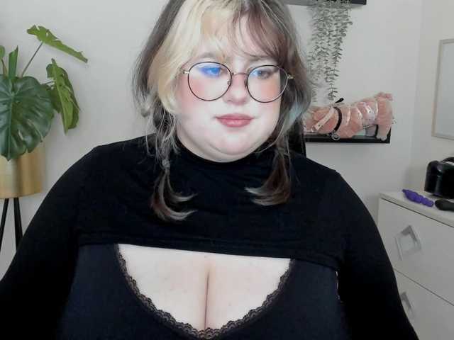 OpheliaLush live cam on BongaCams