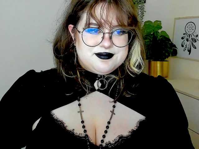 OpheliaLush live cam on BongaCams