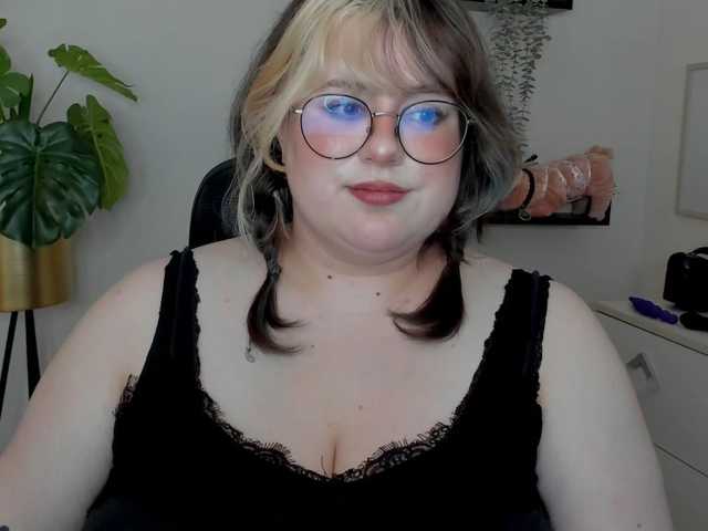 OpheliaLush live cam on BongaCams