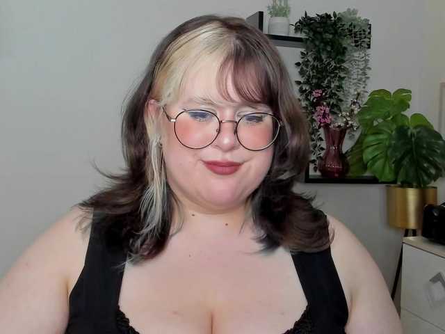 OpheliaLush live cam on BongaCams