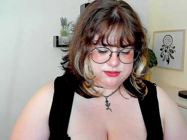 OpheliaLush live cam on BongaCams