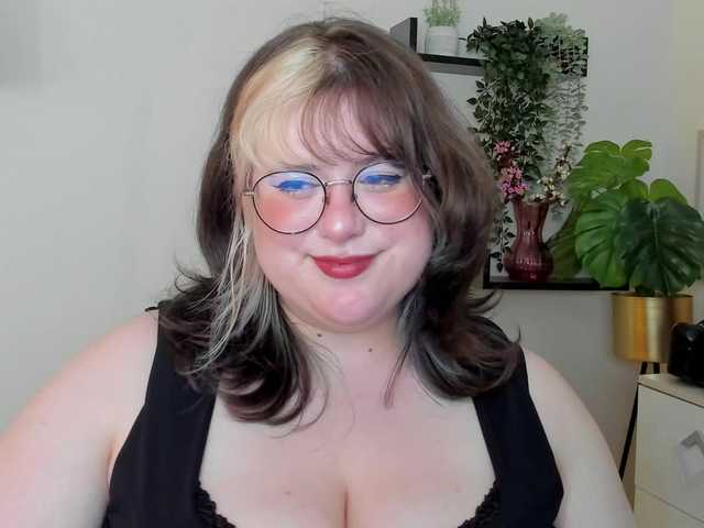 OpheliaLush live cam on BongaCams