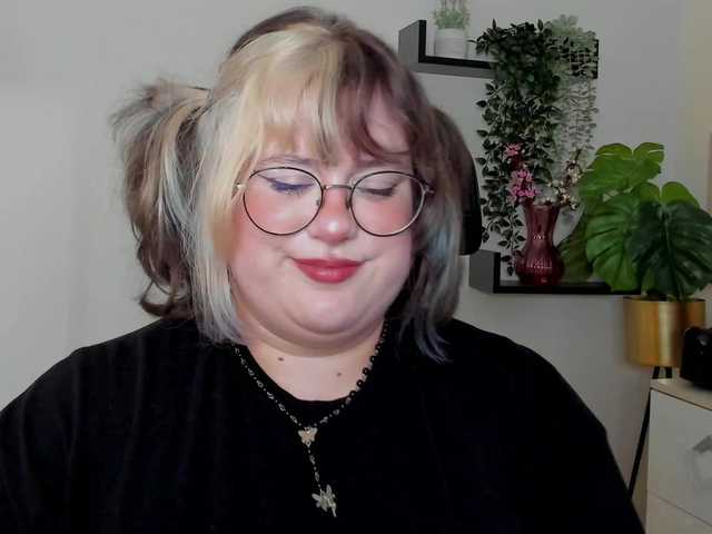 OpheliaLush live cam preview