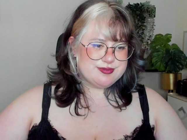 OpheliaLush live cam on BongaCams