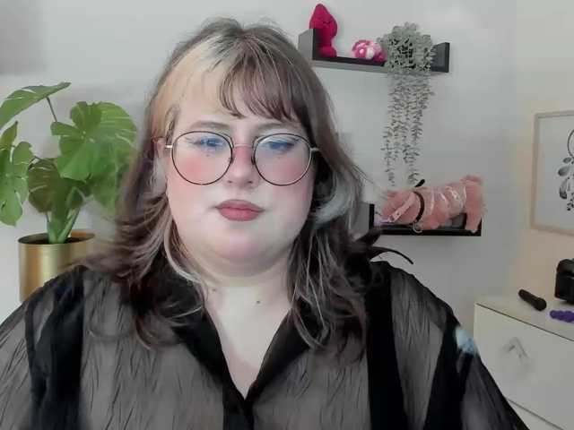 OpheliaLush live cam