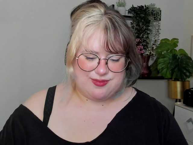 OpheliaLush live cam on BongaCams