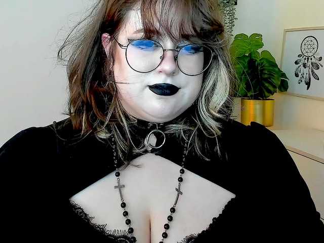 OpheliaLush live cam on BongaCams