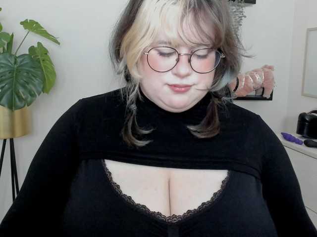 OpheliaLush live cam preview