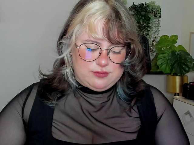 OpheliaLush live cam on BongaCams