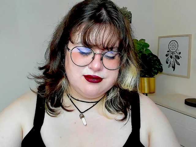 OpheliaLush live cam on BongaCams