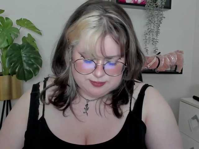 OpheliaLush live cam on BongaCams