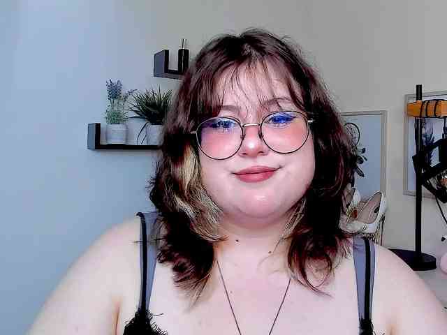 OpheliaLush webcam