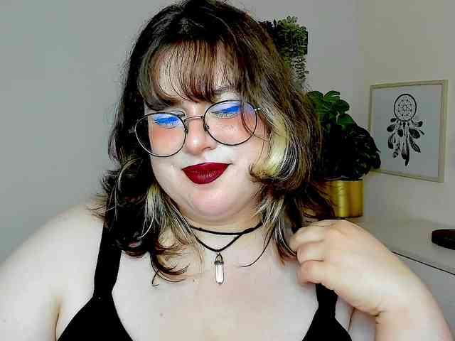 OpheliaLush Live Webcam on BongaCams