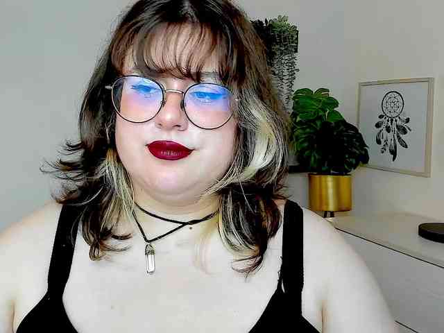 OpheliaLush Live Webcam on BongaCams