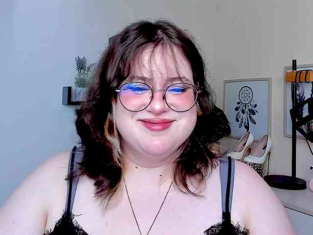 OpheliaLush webcam