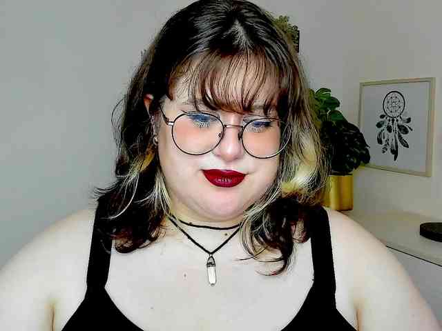 OpheliaLush Live Webcam on BongaCams