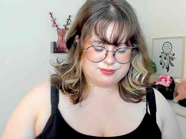 Modèle: OpheliaLush