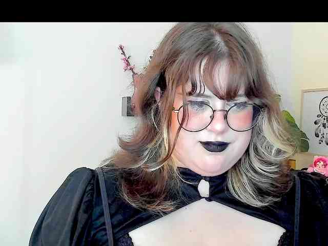 OpheliaLush webcam