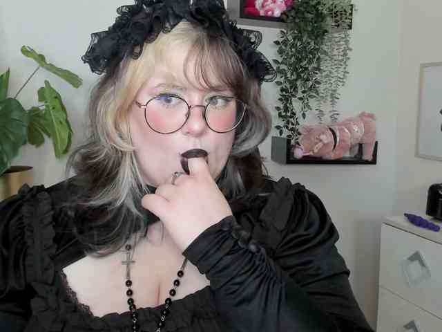 OpheliaLush webcam