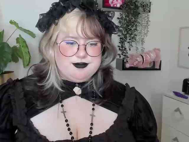 OpheliaLush webcam
